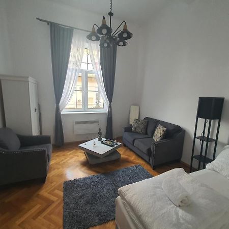 ☆ Bulevard Apartments ☆ Arad Eksteriør billede