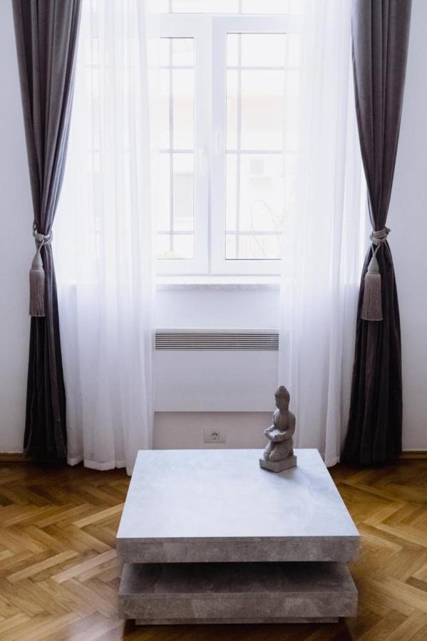 ☆ Bulevard Apartments ☆ Arad Eksteriør billede
