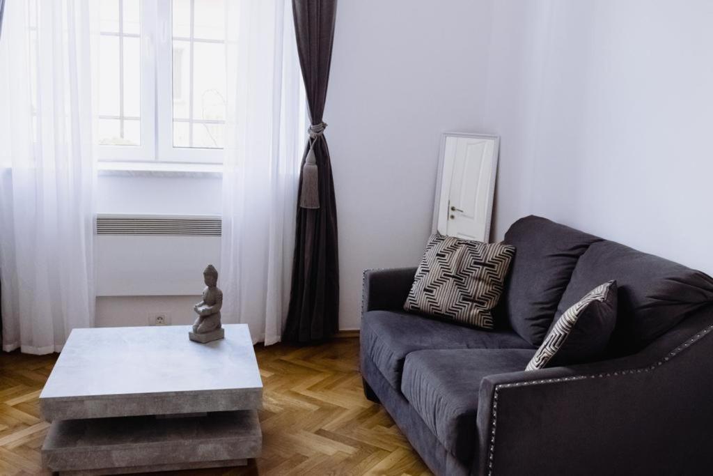 ☆ Bulevard Apartments ☆ Arad Eksteriør billede