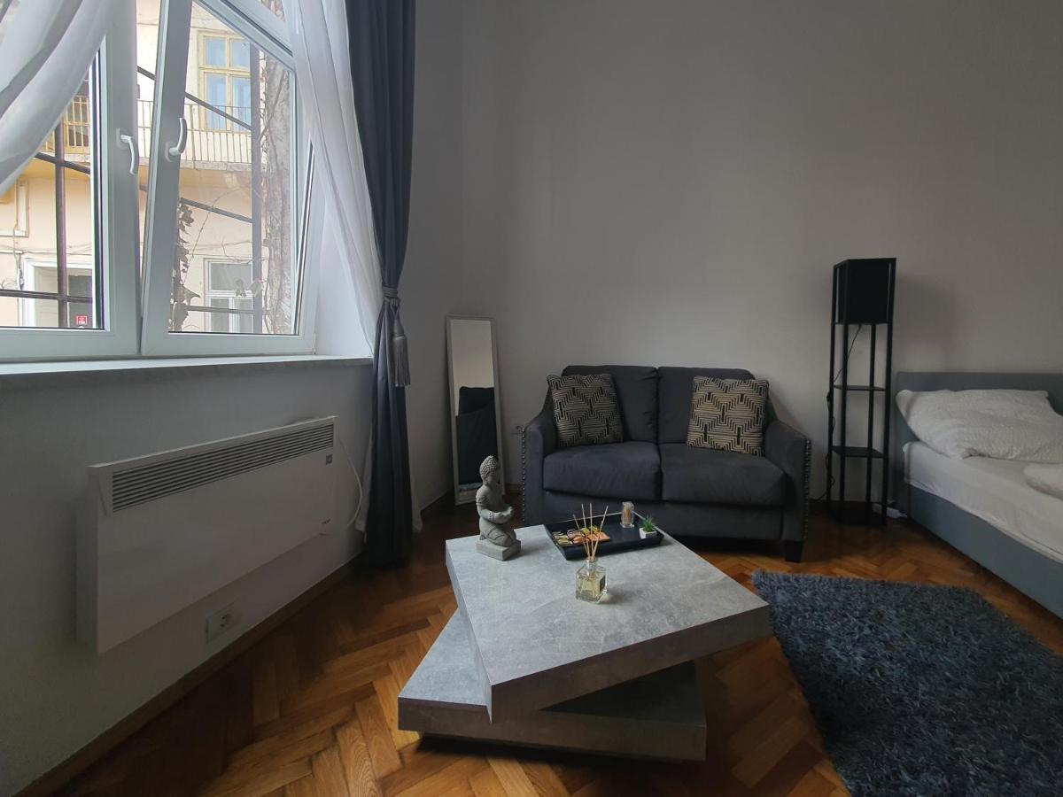 ☆ Bulevard Apartments ☆ Arad Eksteriør billede